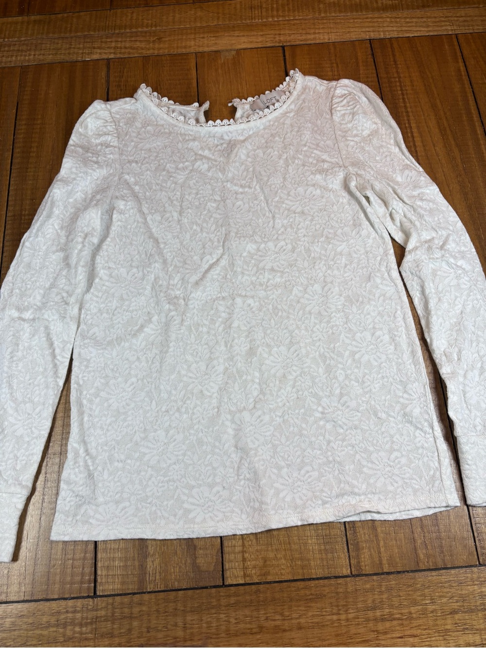 LOFT Cream Floral Lace Long Sleeve Tee with Scalloped Neck xs